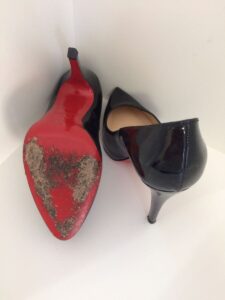Sapato Louboutin preto sola 37