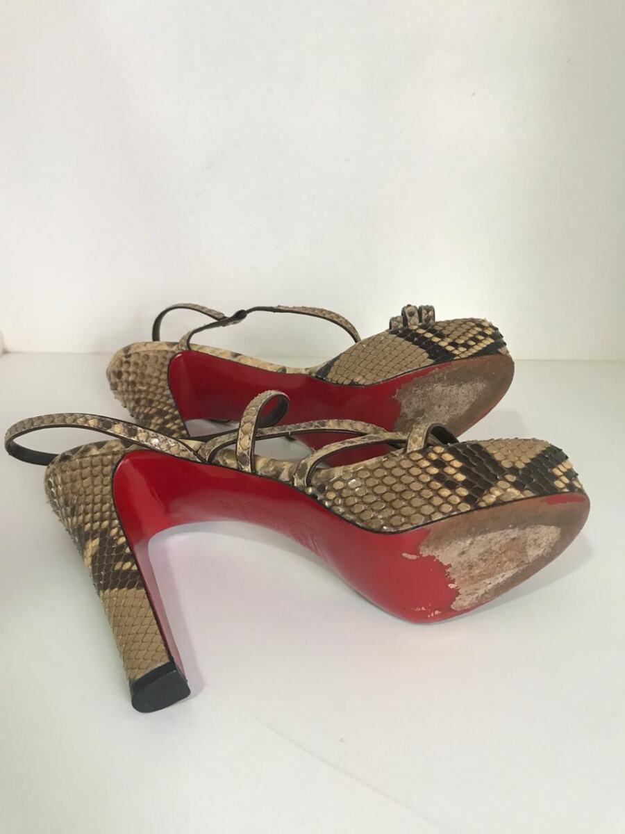 Sandália Louboutin, sola 39