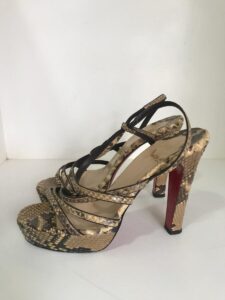 Sandália Louboutin, sola 39