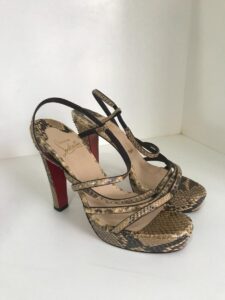 Sandália Louboutin, sola 39