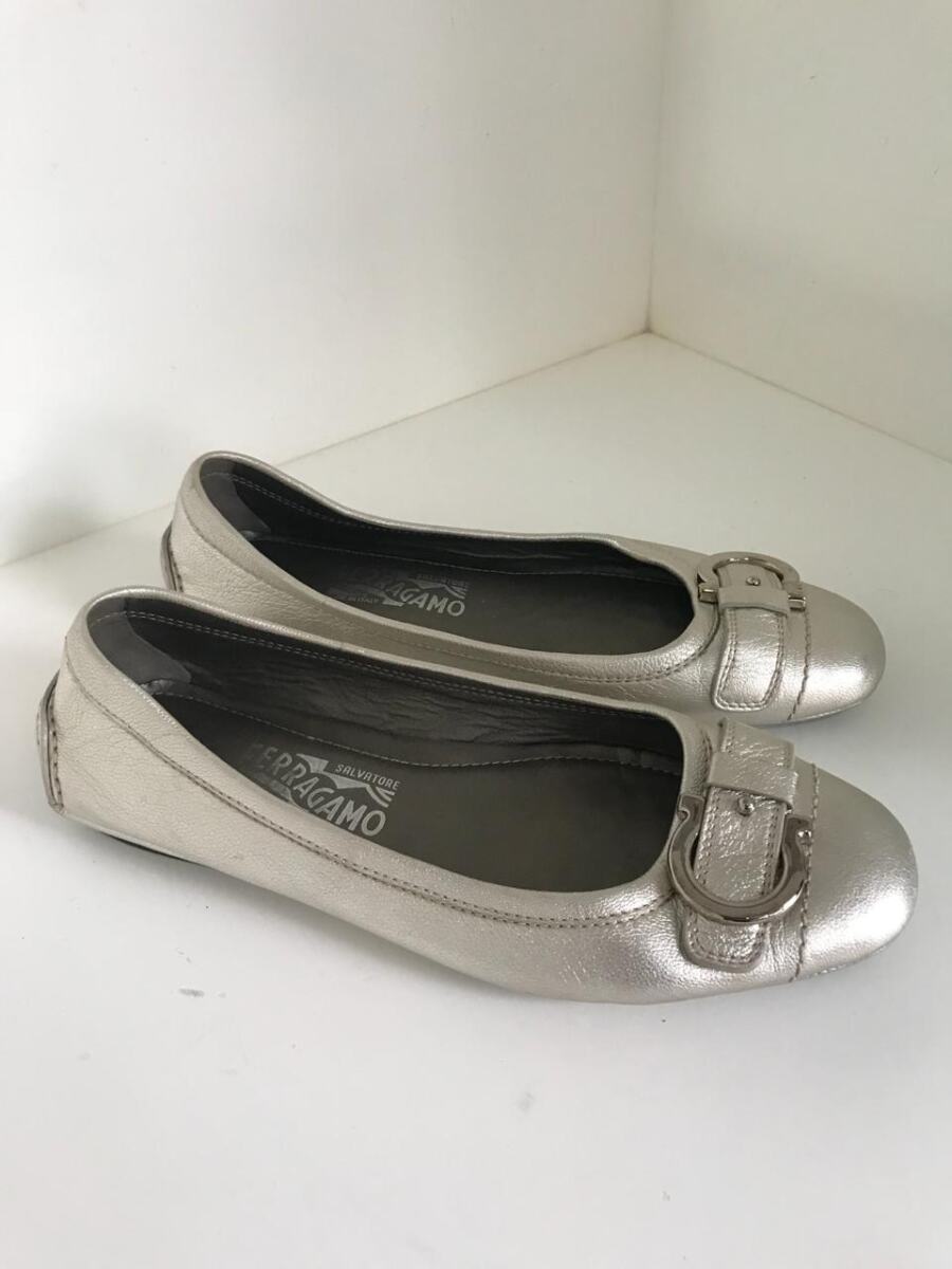 Sapatilha Ferragamo prateada, sola 37