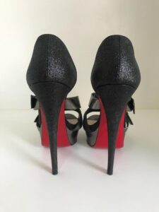 Sandália Louboutin deusa, sola 37,5