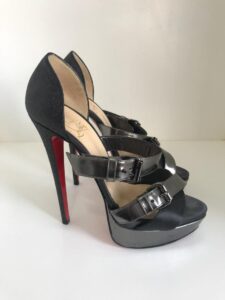 Sandália Louboutin deusa, sola 37,5