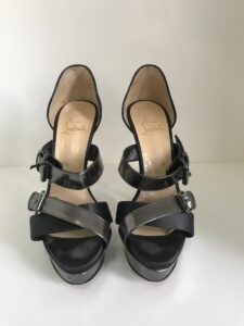 Sandália Louboutin deusa, sola 37,5