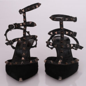 Scarpin Valentino Rockstud Preto Tam. 37 Br