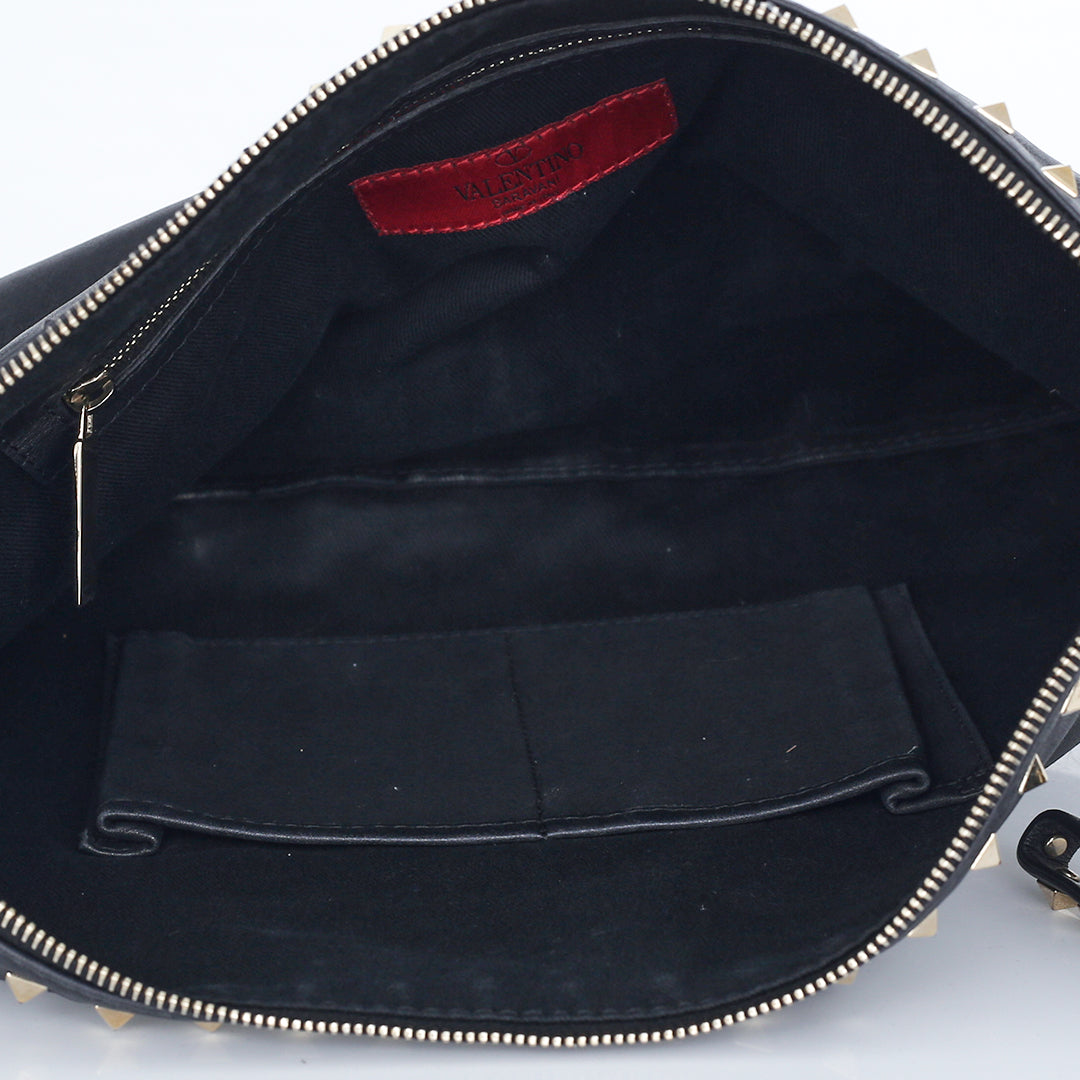 Clutch Valentino Preta c/ Studs Dourados Grande
