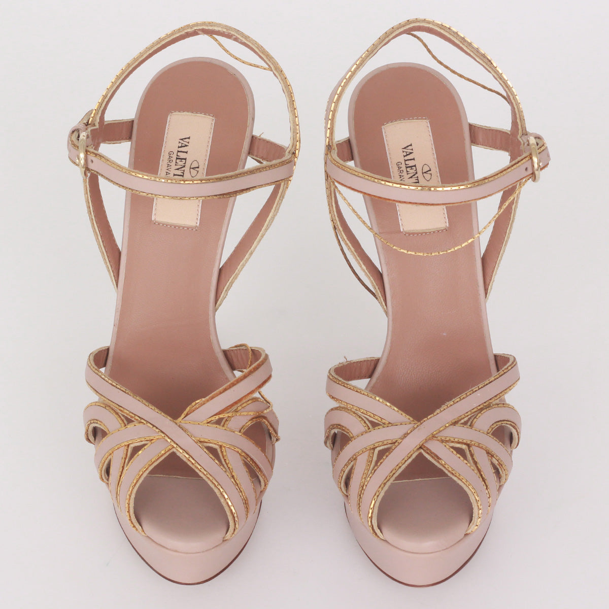Sandália Valentino Nude c/ Detalhes Dourados Tam.35,5 Br