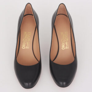 Sapato Ferragamo Preto c/ Bico Redondo Tam.38 Br