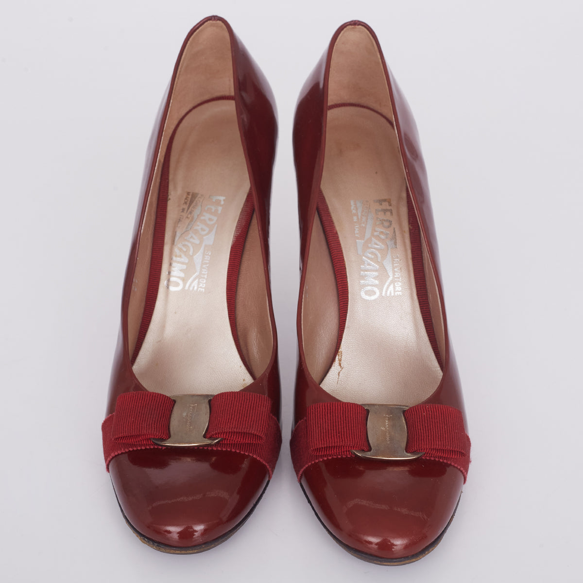 Sapato Ferragamo de Salto Alto Vermelho Tam. 39 Br