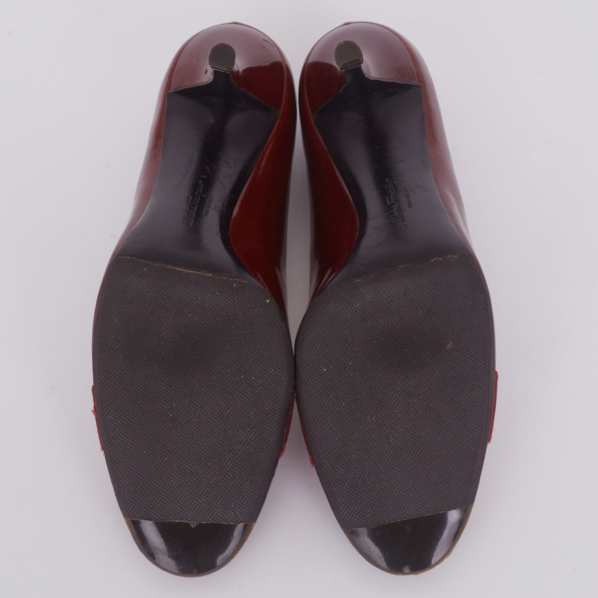 Sapato Ferragamo de Salto Alto Vermelho Tam. 39 Br