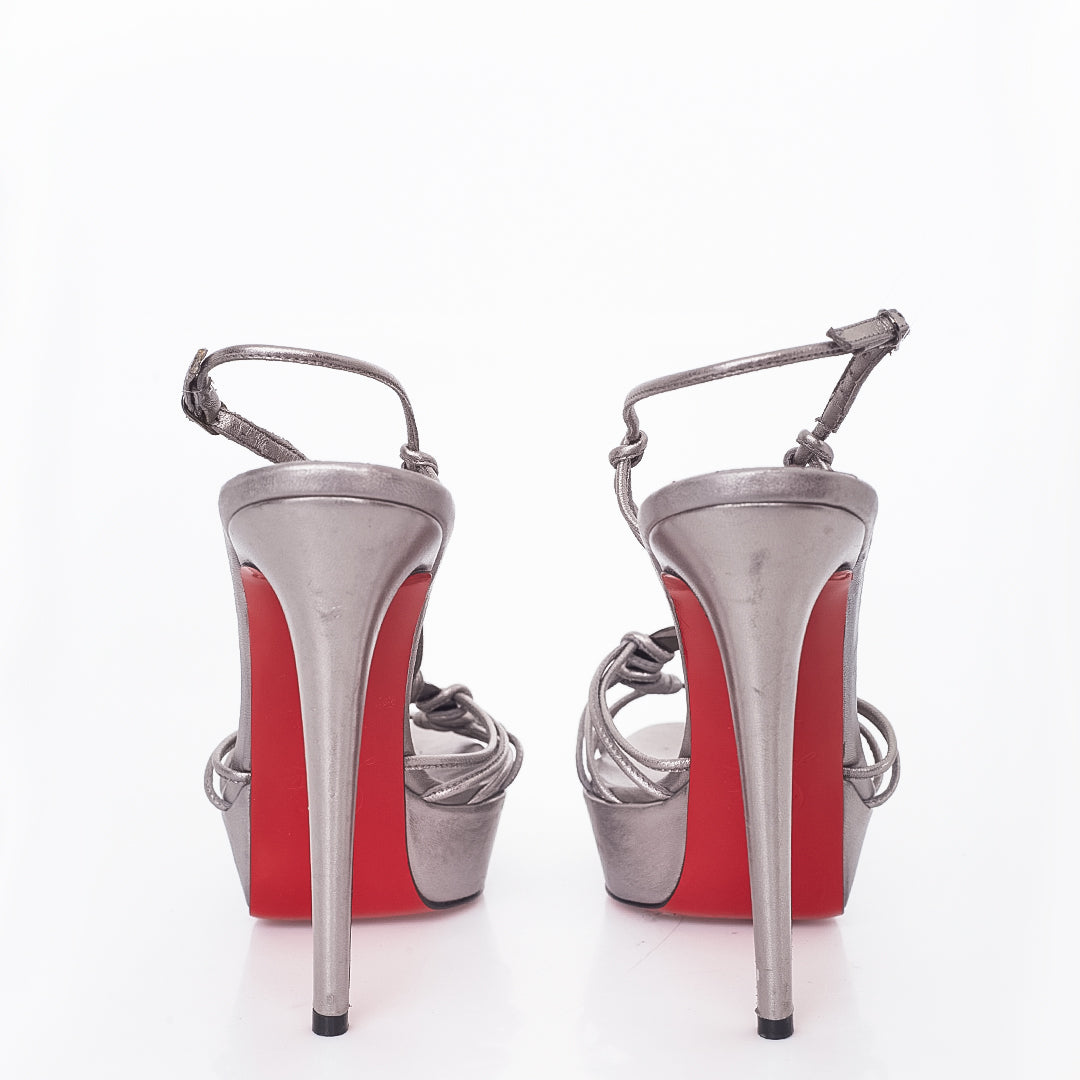 Sandália Christian Louboutin Disco Lilou 140 Prata Tam. 35 Br
