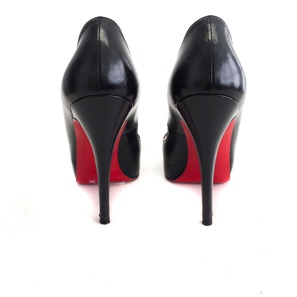 Sapato Peep toe Louboutin Preto Tam. 36,5