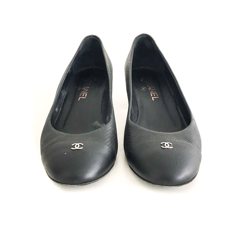 Sapato Chanel Preto com Listras Tam. 39,5