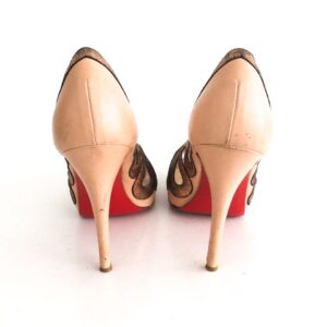 Sapato Louboutin Peep Toe Nude com Bronze Tam. 37