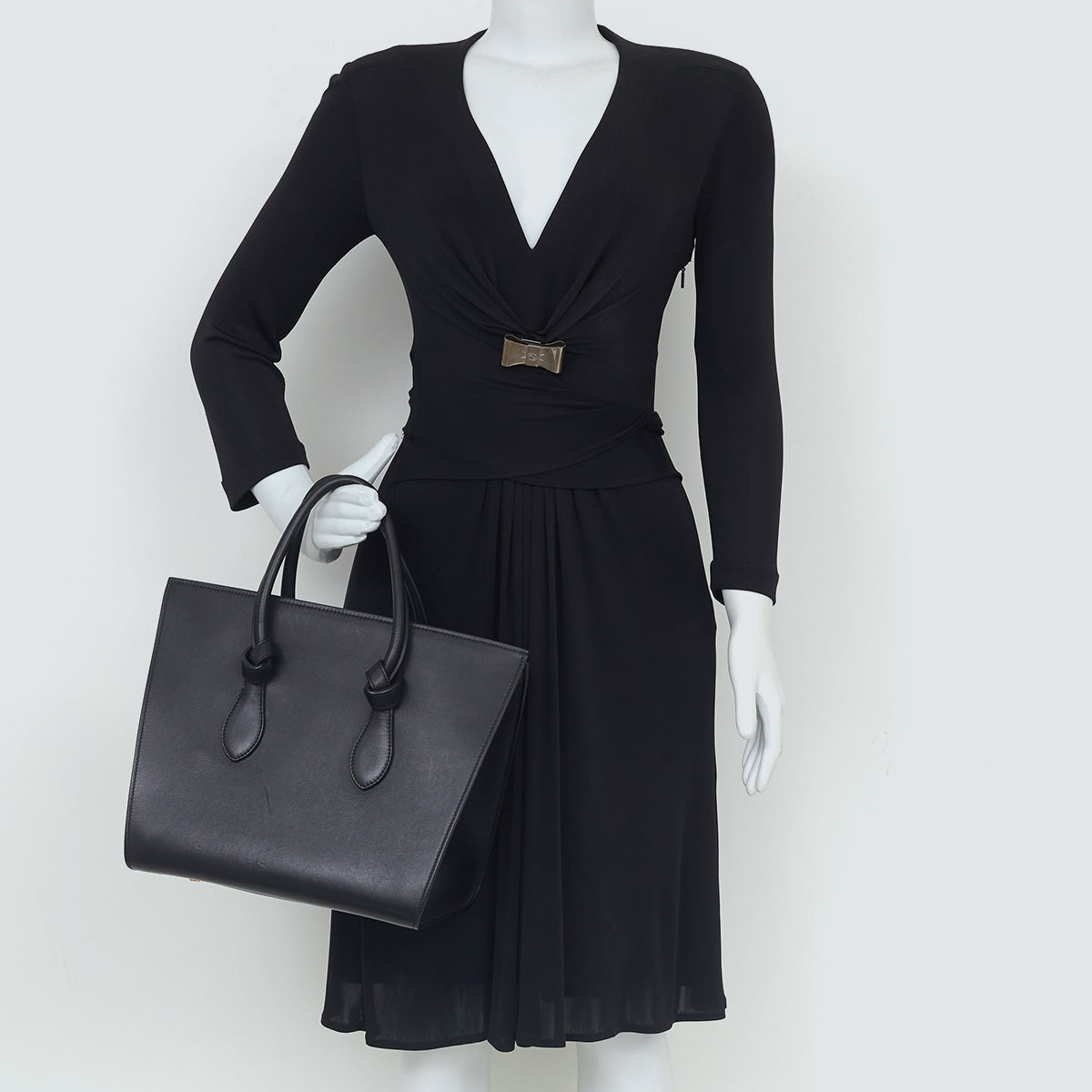 Bolsa Céline Tie Knot Preta