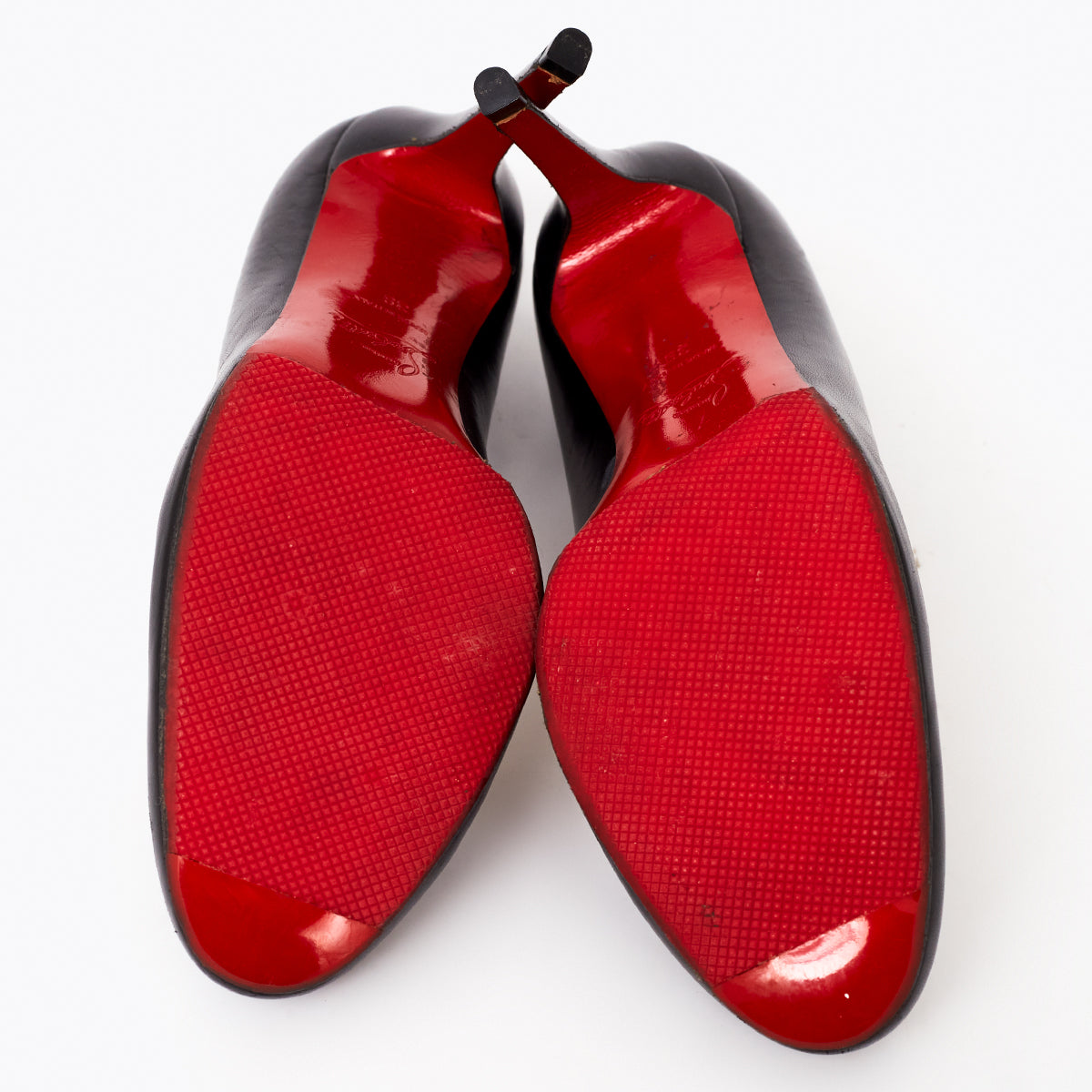 ⁠Scarpin Louboutin Preto Tam. 37 Br