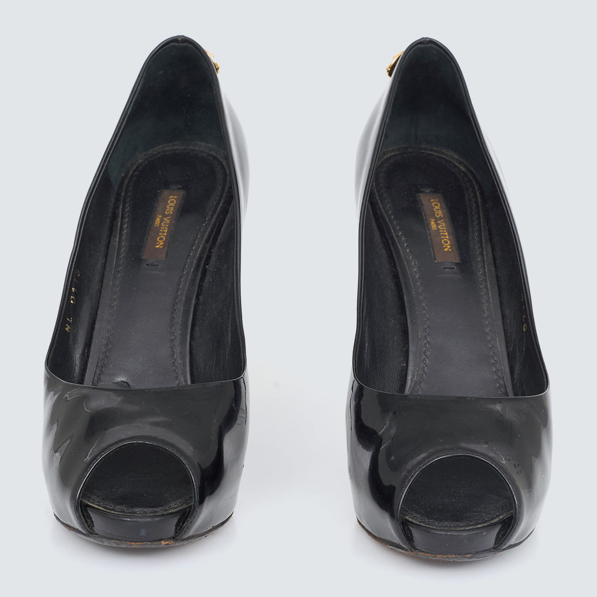 Peep Toe Louis Vuitton Preto tam. 37 br