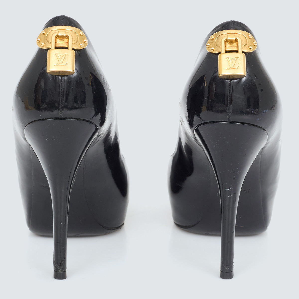 Peep Toe Louis Vuitton Preto tam. 37 br