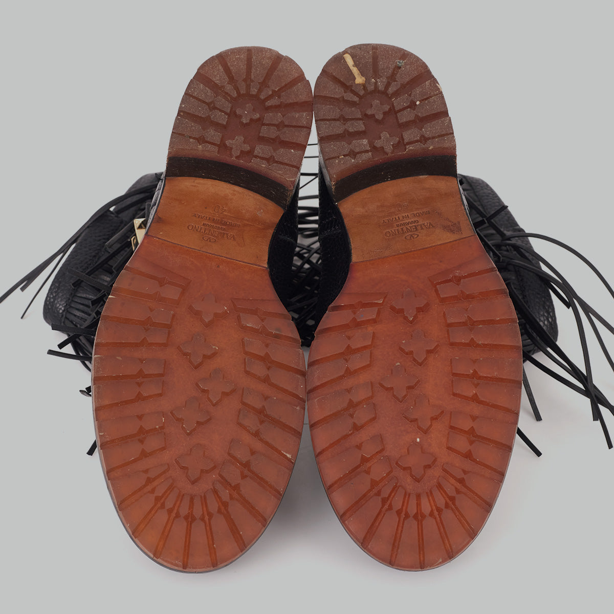 ⁠Bota Valentino Preta Franjas Tam. 38 Br