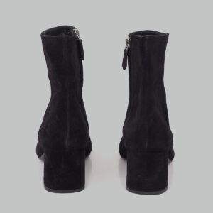 ⁠Bota Prada Preta Tam. 38