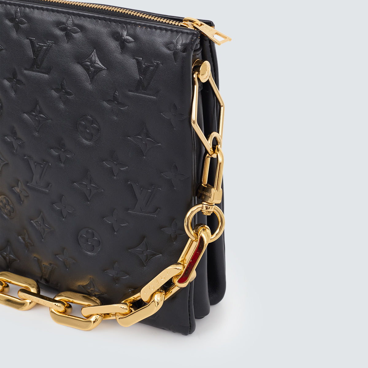 Bolsa Louis Vuitton Coussin MM Preto