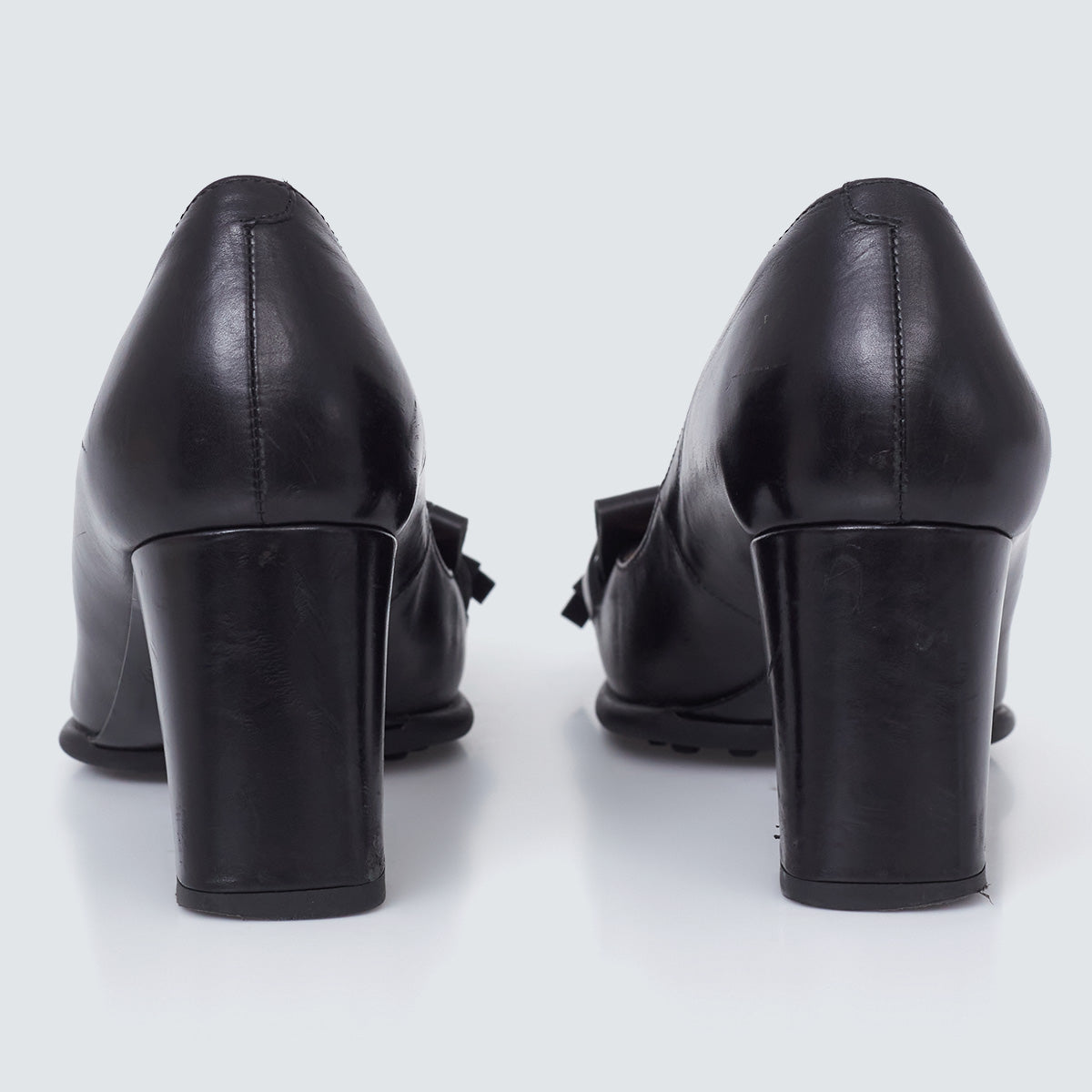 Sapato Tod’s Preto com Franja Tam. 36 Br