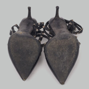 Sapato Valentino Preto com Studs TAM. 36 BR