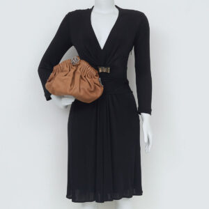 Clutch Bottega Veneta Leather Pouch Marrom