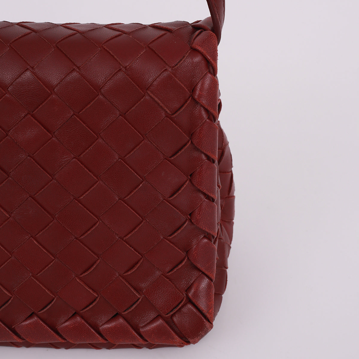 Bolsa Bottega Veneta Intrecciato Flap Vinho
