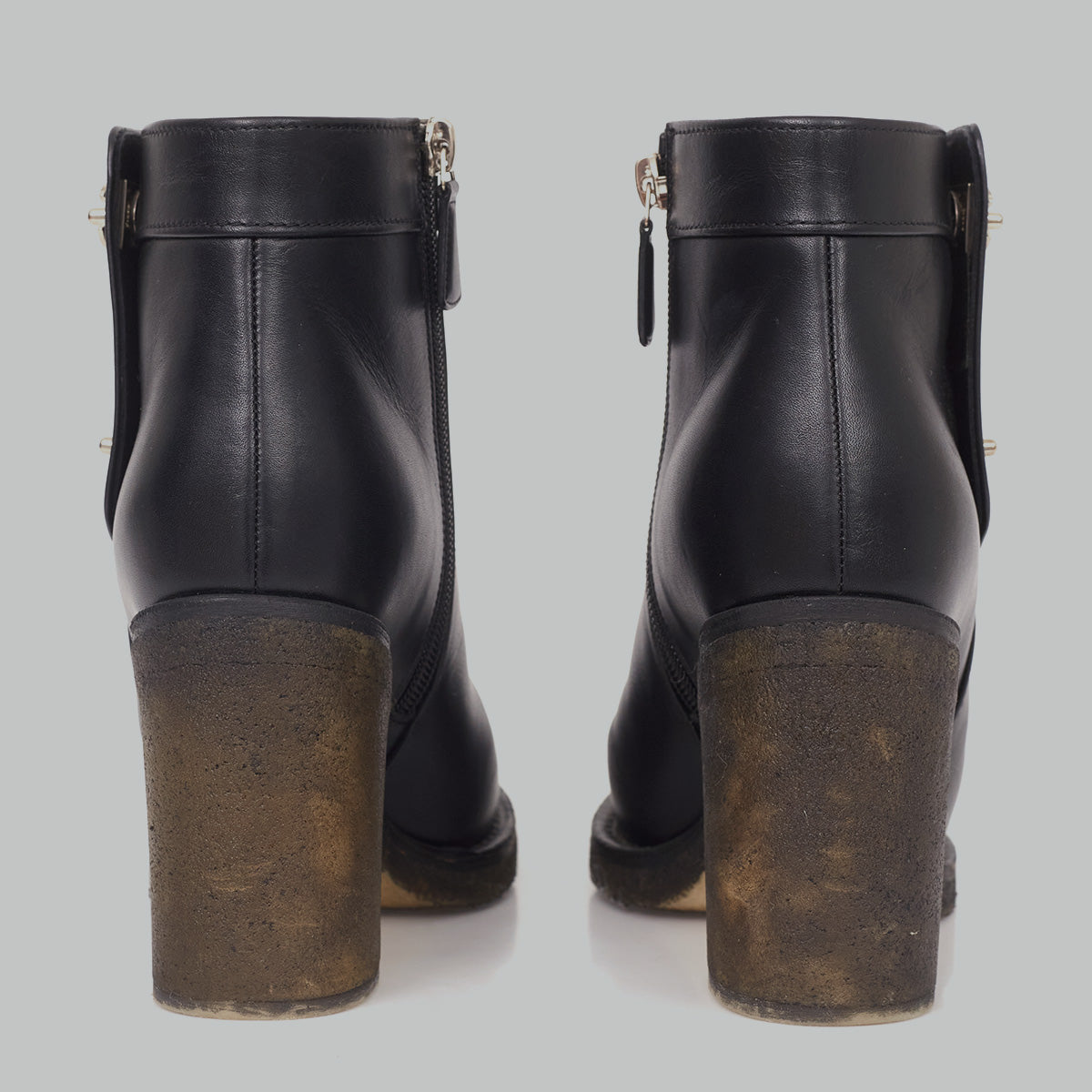 ⁠Bota Chanel Preta TAM. 35 BR