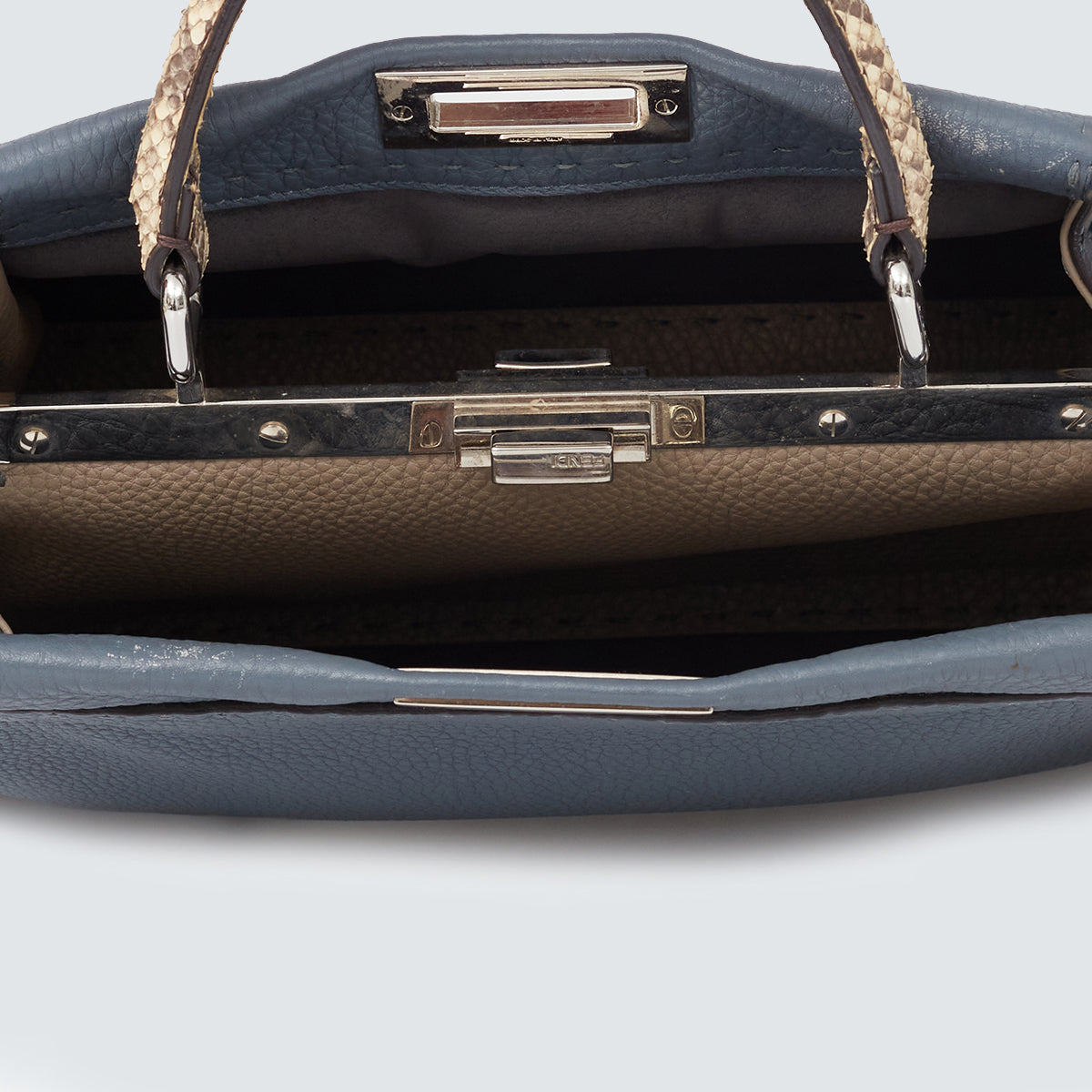 Bolsa Fendi Peekaboo Azul