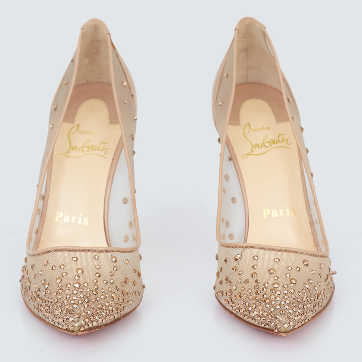 Scarpin Louboutin Bege com brilhos Tam. 32,5 Br