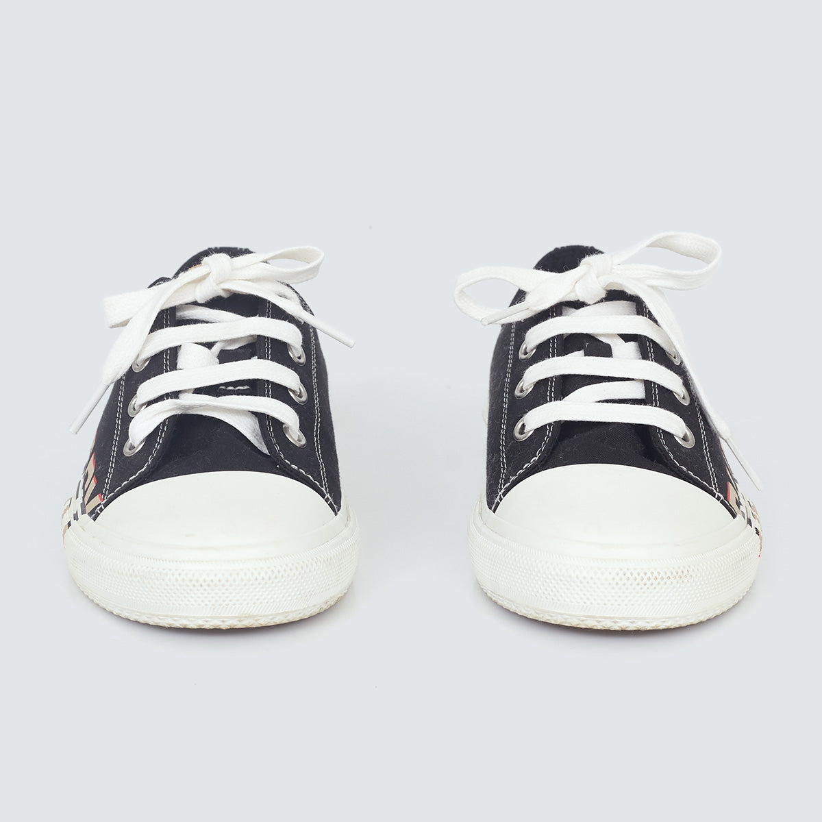 ⁠Tênis Burberry Preto Tam. 32 Br