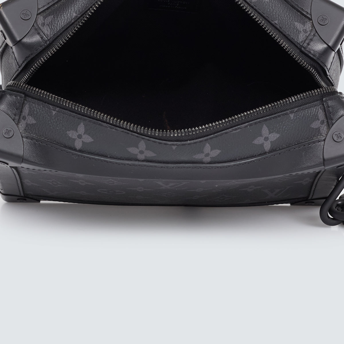 Bolsa Louis Vuitton Soft Trunk Preto