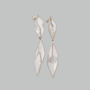 Brinco Antônio Bernardo 18k Ouro Branco