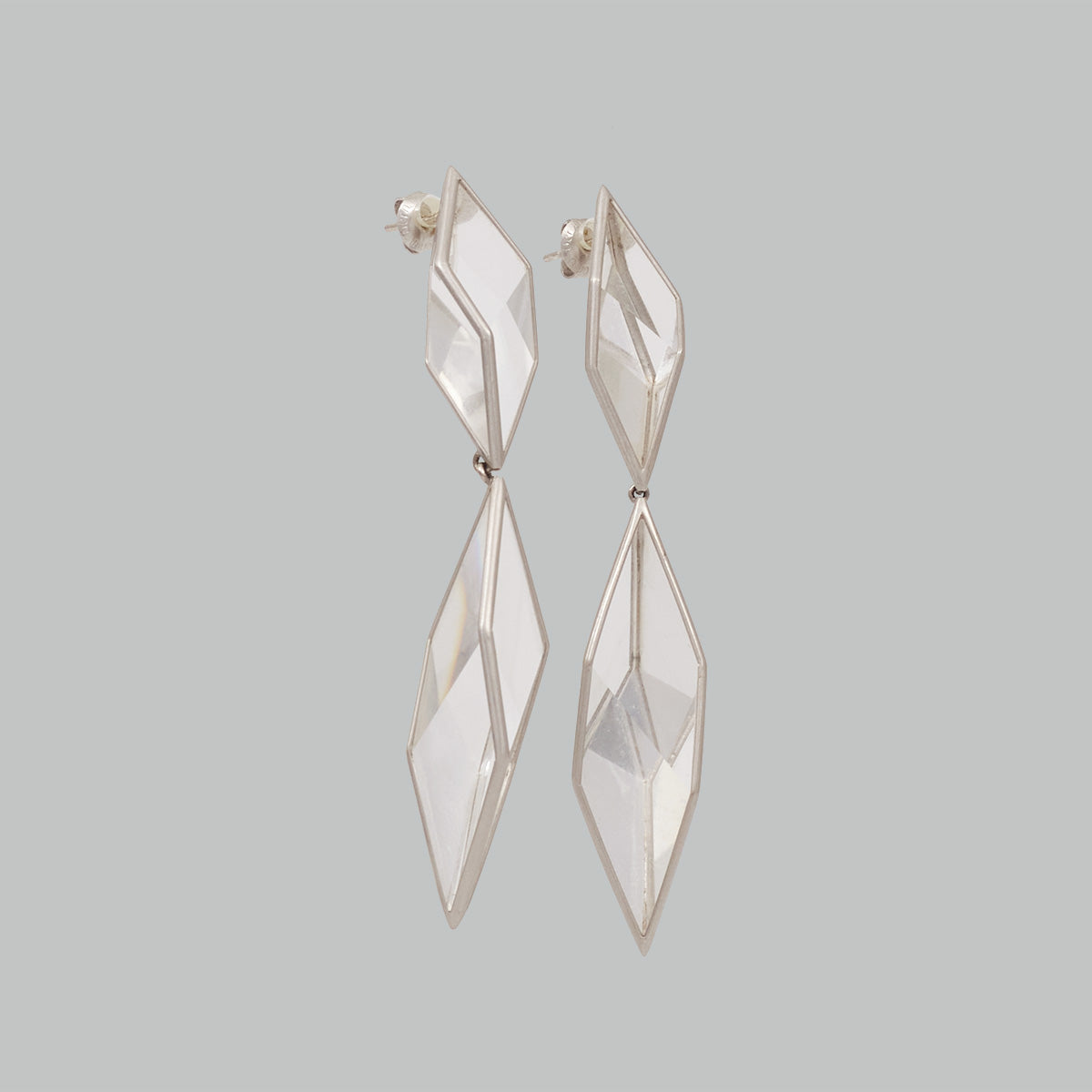 Brinco Antônio Bernardo 18k Ouro Branco