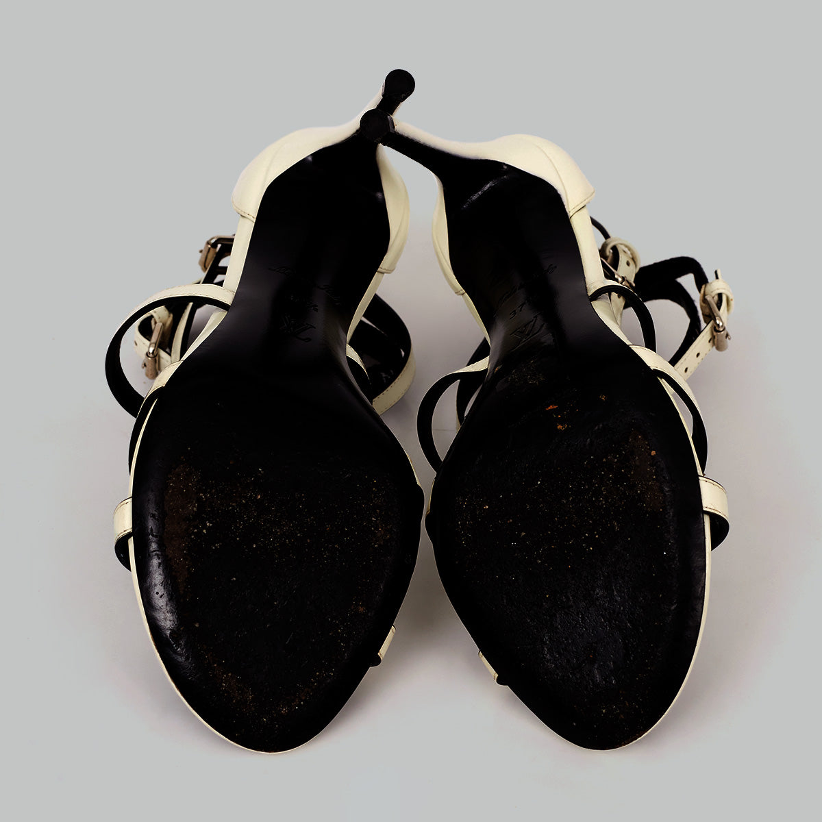 Sandália Louis Vuitton Branca Tam. 35,5 Br