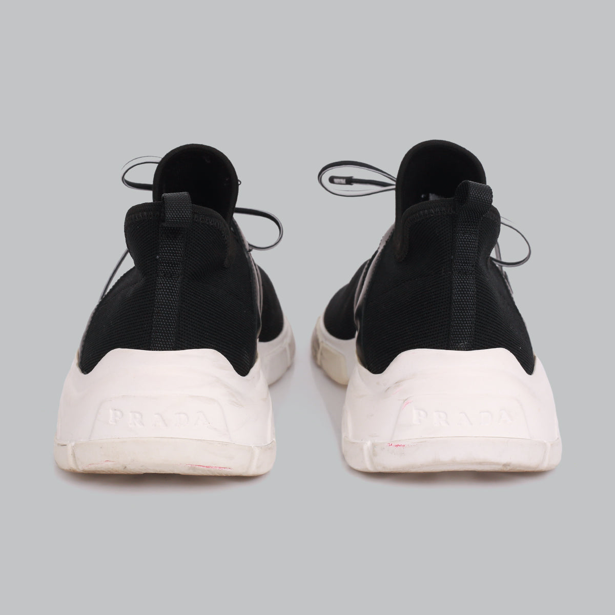 Tenis Prada Preto e Branco TAM. 38 BR
