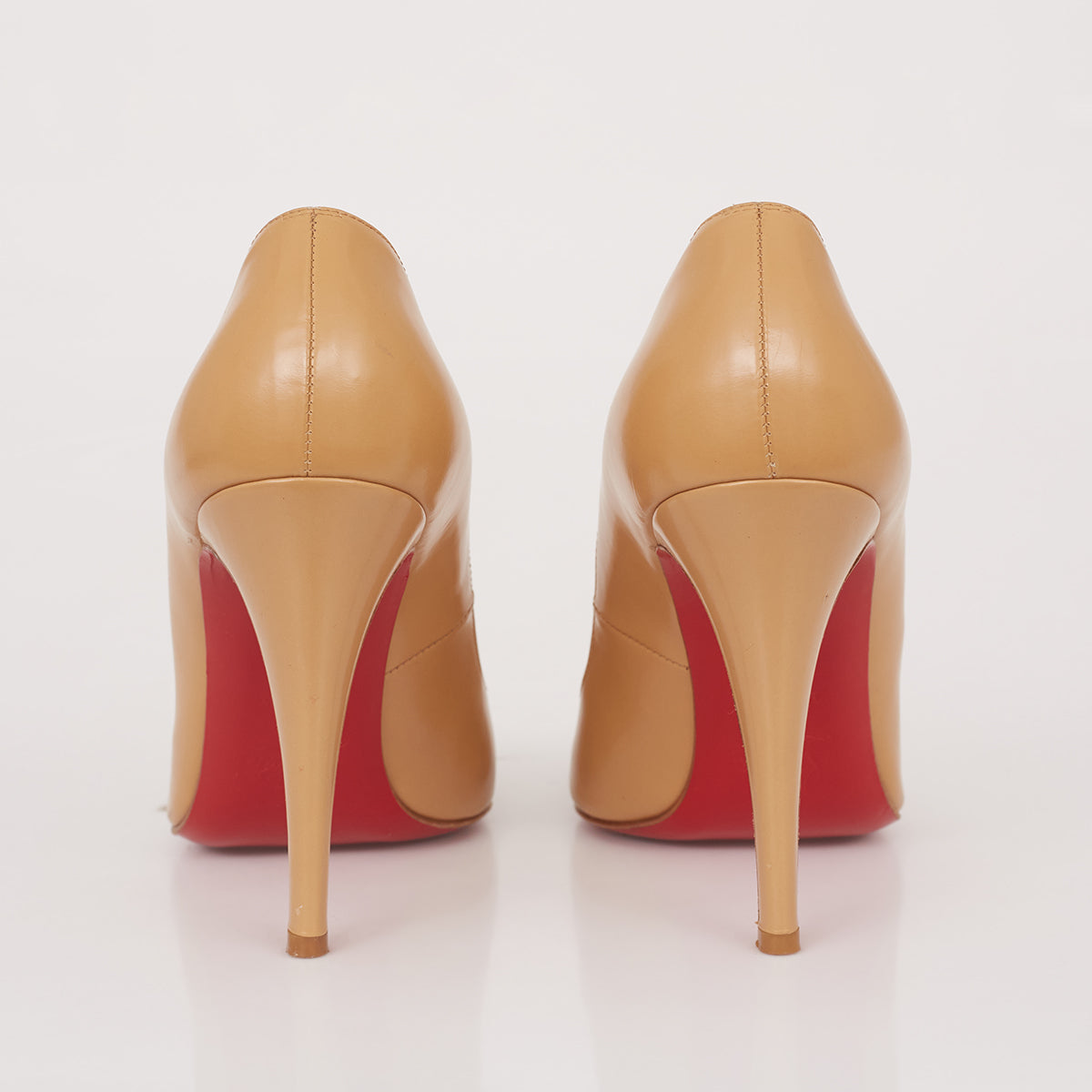 Scarpin louboutin nude TAM. 37,5 BR