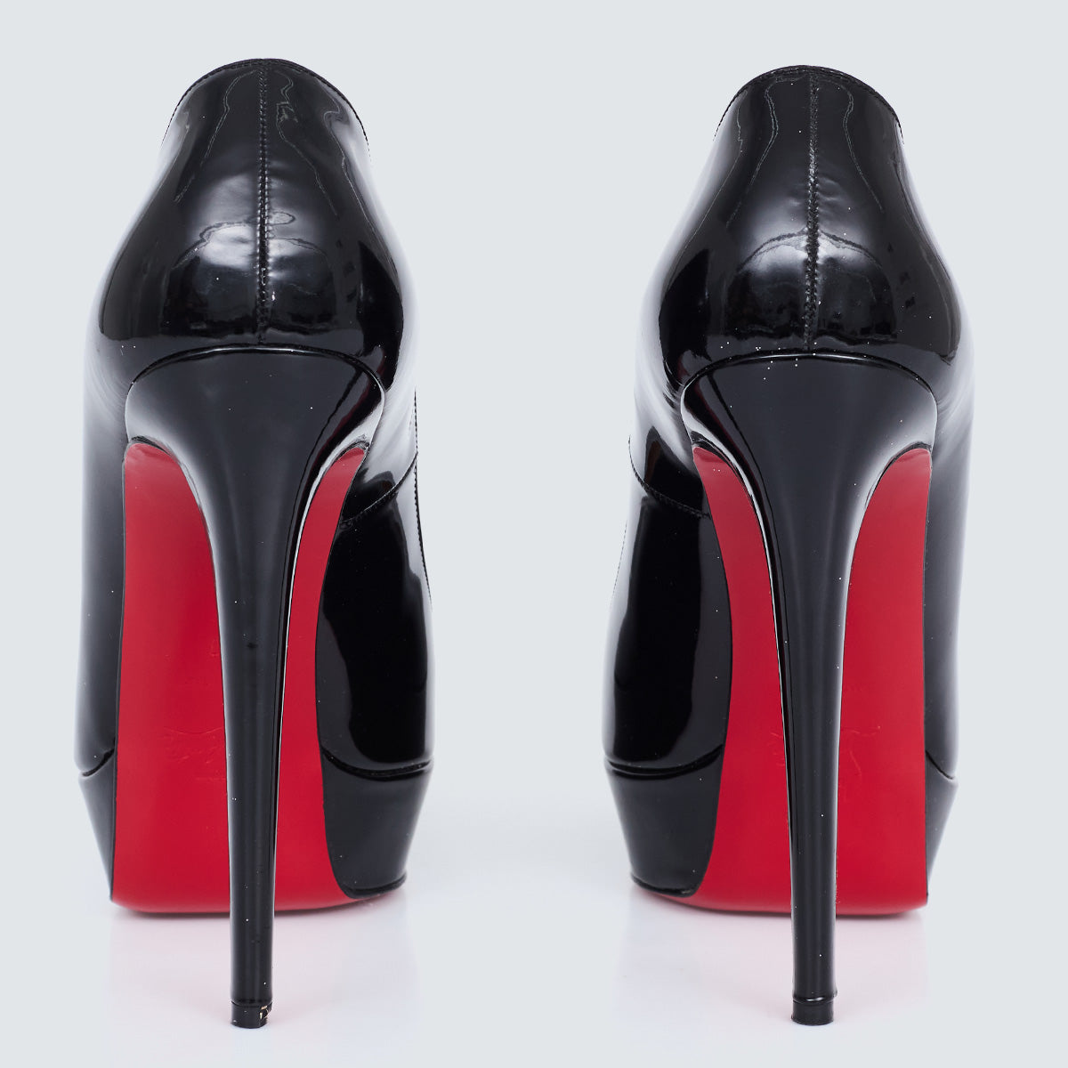 ⁠Scarpin Louboutin Preto Plataforma Tam. 36 Br