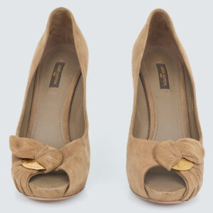 ⁠Sapato Louis Vuitton Bege tam. 37,5 br