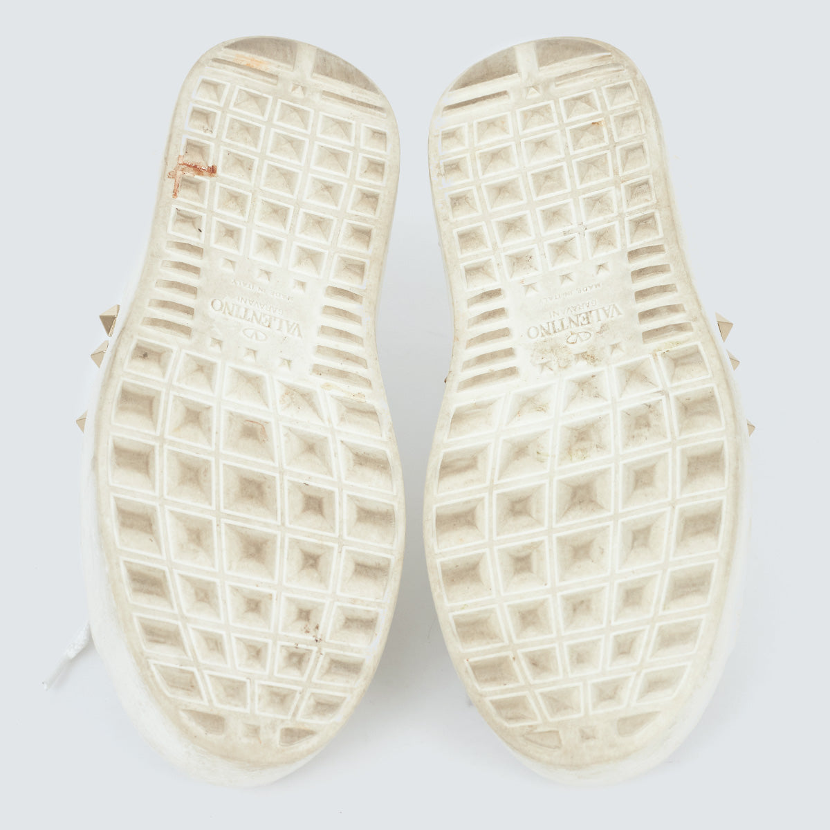 ⁠Tênis Valentino Branco Studs Tam. 34 Br