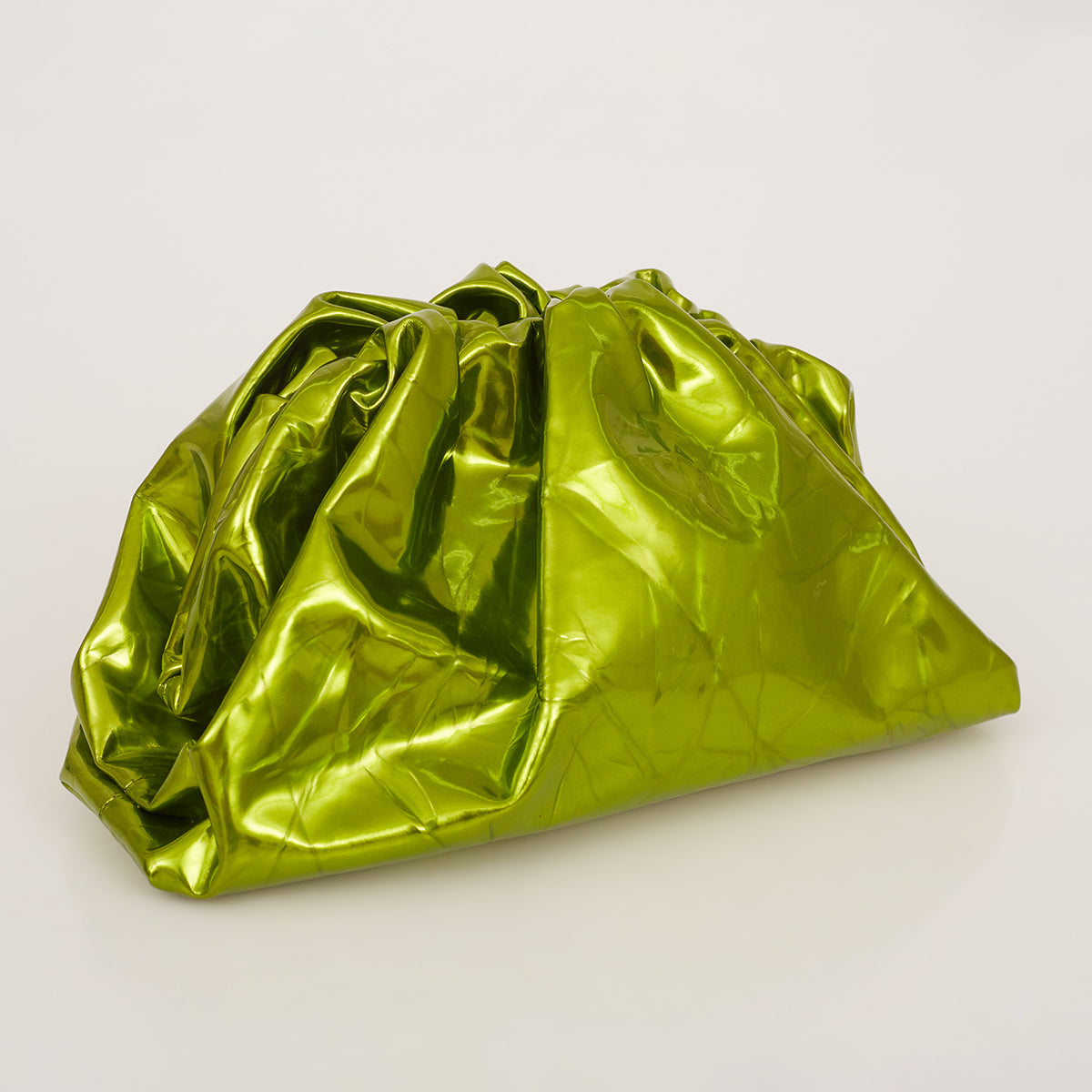 Clutch Bottega Veneta The Pouch Verde Metalizada