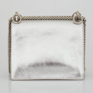 Bolsa Fendi Kan Prateada Pequena
