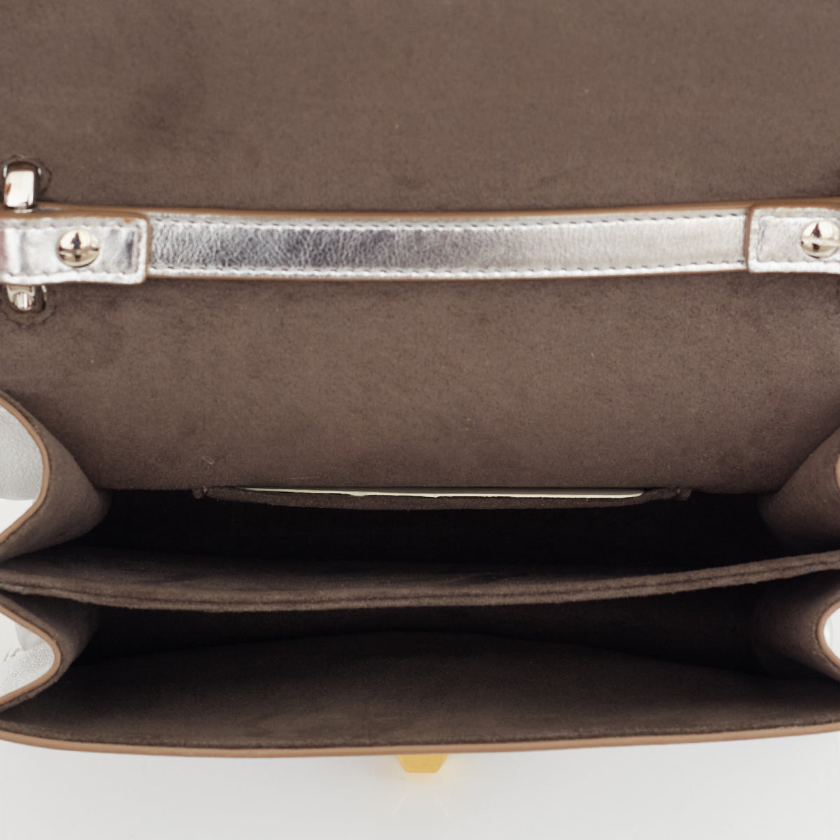 Bolsa Fendi Kan Prateada Pequena