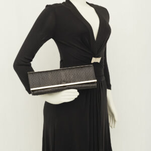 Clutch Rodo Preta com dourado