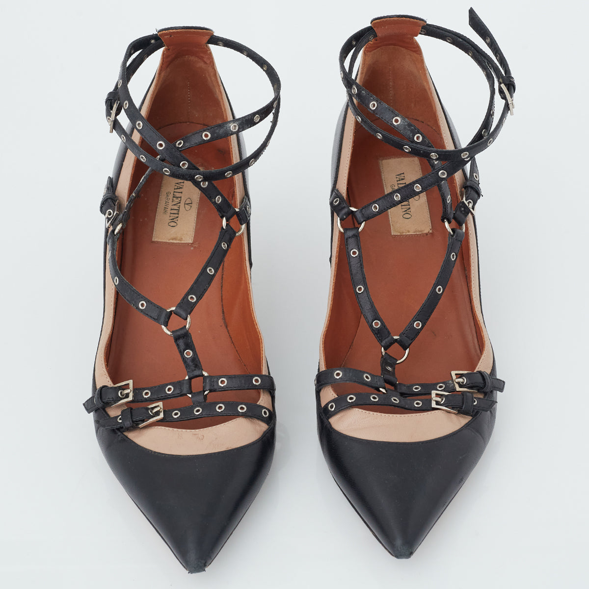 Scarpin Valentino Garavani Salto Baixo Preto e Bege Tam. 39,5