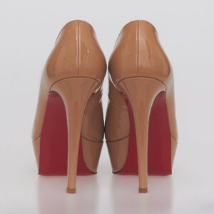 Sapato Christian Louboutin Bianca Nude Tam. 36