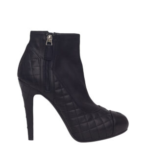 Bota Chanel Matelassê Preta Tam. 38,5