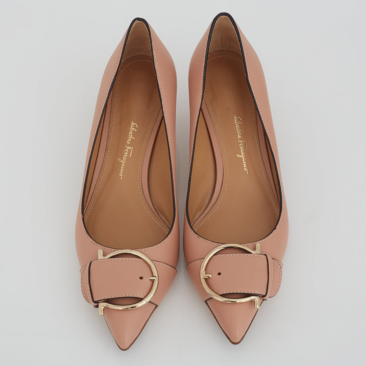 Scarpin Salvatore Ferragamo Couro Nude Tam. 6,5
